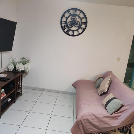 Charmant Appt Proche De Toutes Commodites La Possession Buitenkant foto