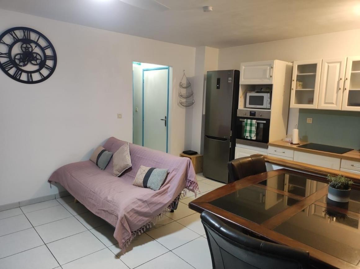 Charmant Appt Proche De Toutes Commodites La Possession Buitenkant foto